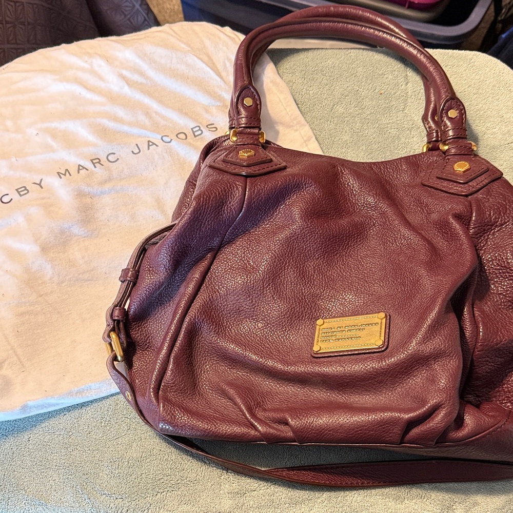 Marc Jacobs Burgundy Leather Shoulder Bag
